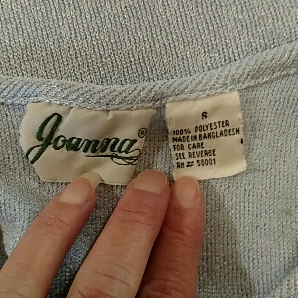 Cute pale blue top, size small. - Picture 3 of 4